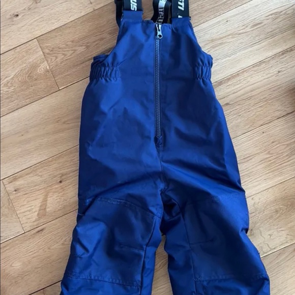 Snowsuit - Picture 3 of 3